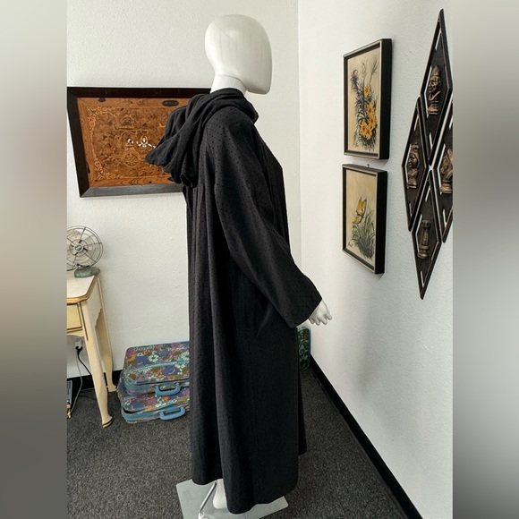 Reversible Black hooded Cape/ Rain - Picture 10 of 14